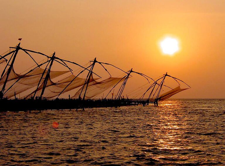 Reti da pesca cinesi al tramonto, Cochin