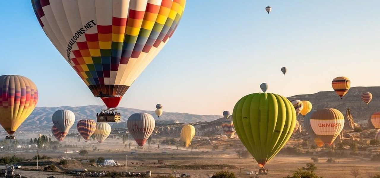 hot-air-balloons-4561267_1280